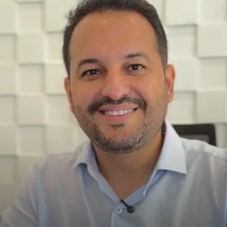 Dr. Rafael Josino